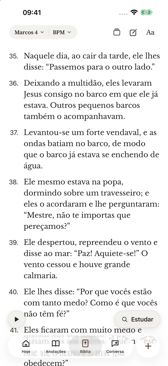 Leitor da Bíblia do Sermon Pocket com o texto e os controles de leitura